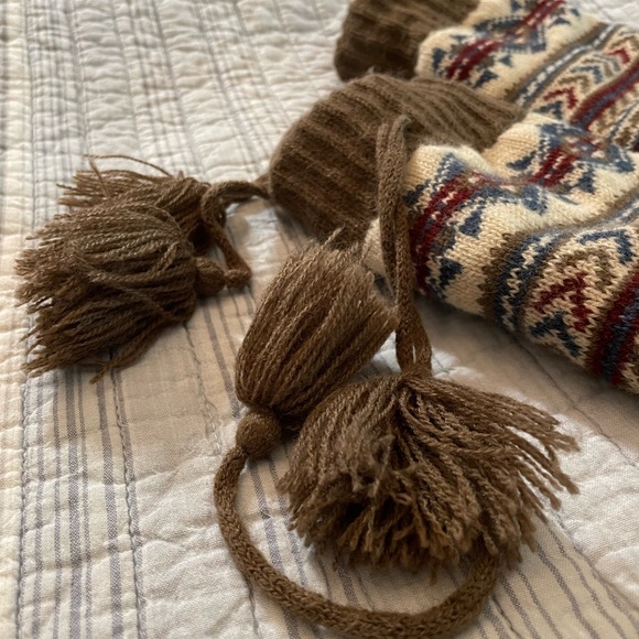 Unisex Scandinavian Knitting Patterns Slipper Sock - Picture 3 of 11